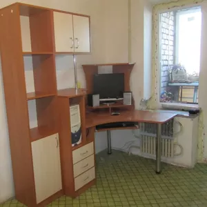 компьютерный стол со шкафчиками