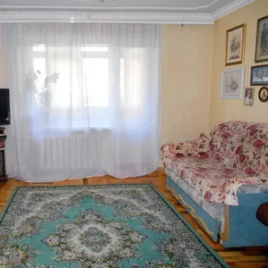 Продается трехкомнатная квартира на Украинской