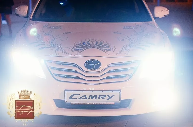 TOYOTA Camry - Swarovski Crystal Эксклюзив: Почасовые заказы * VIP 