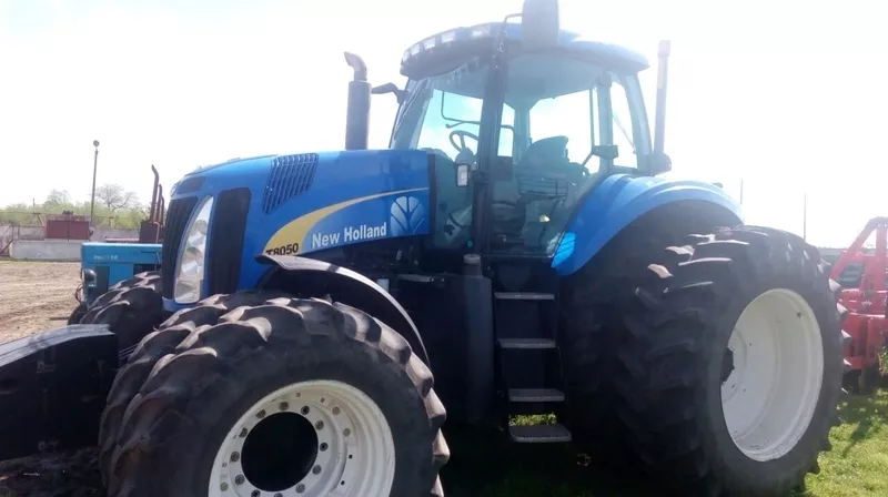 трактор New Holland 8050  3