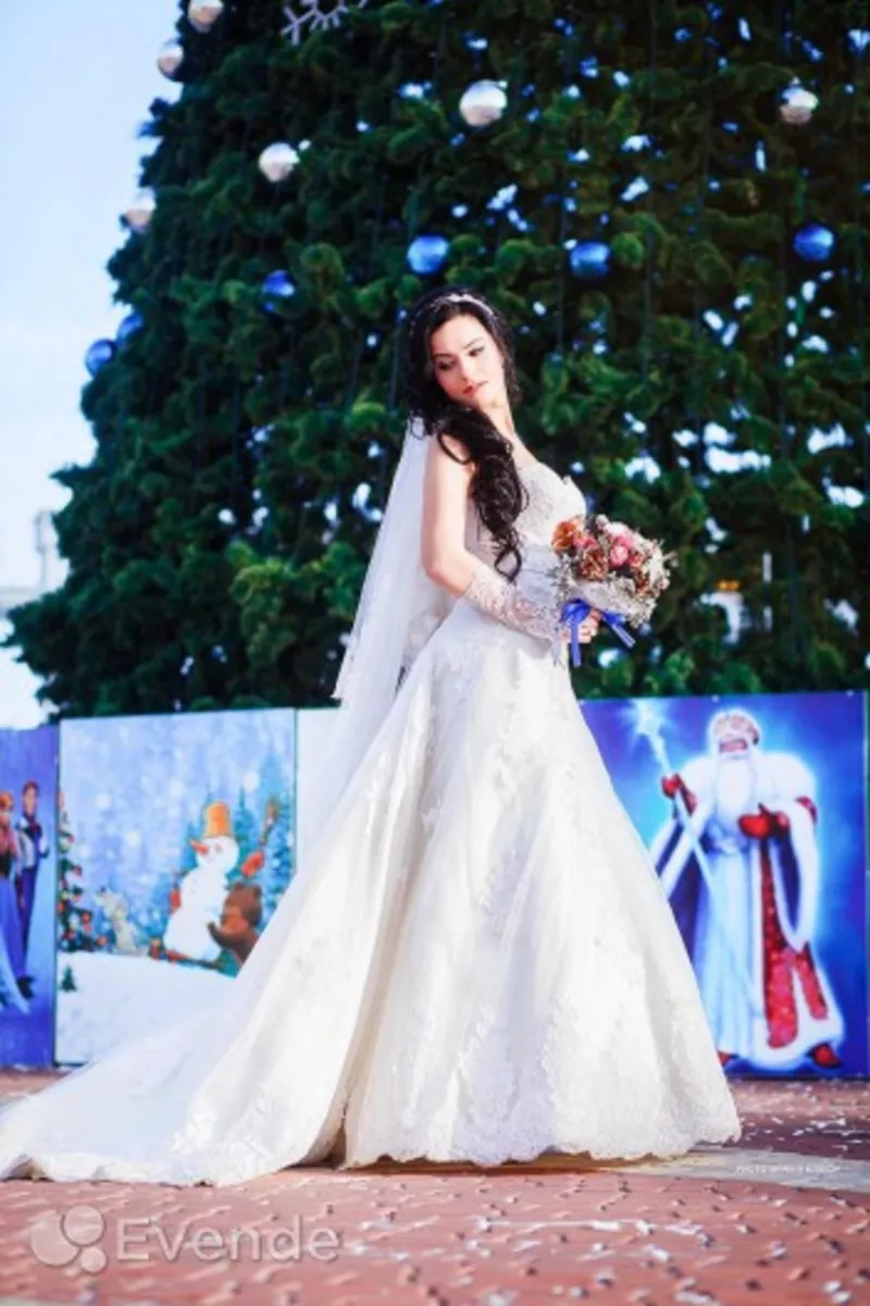 Шлейфовое свадебное платье